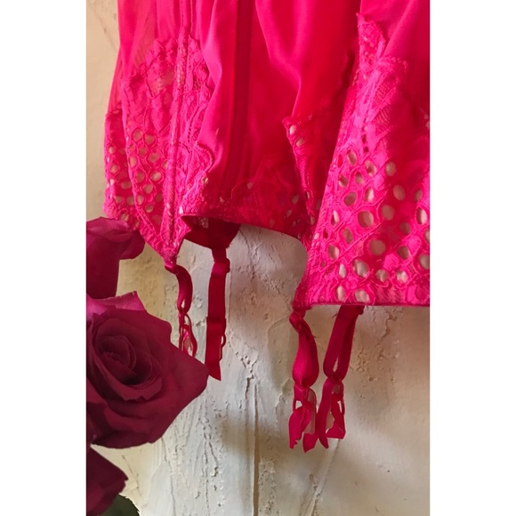💞Victoria’s Secret, Hot Pink Lacey Corset/Negligee💞 Circa mid 2010’s, Size 34 C - Picture 15 of 16
